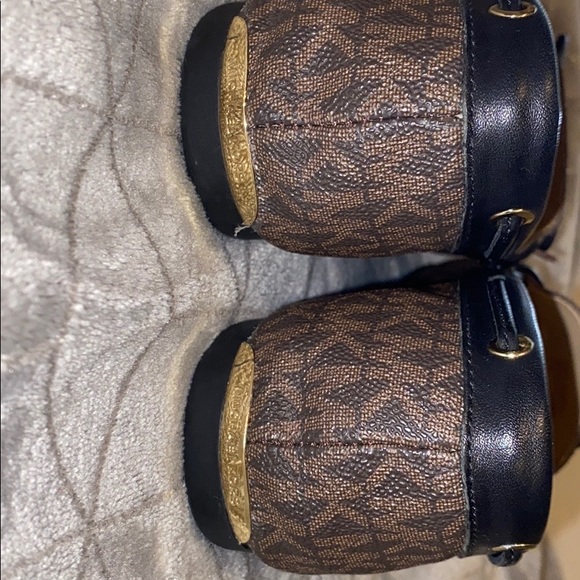 Michael Kors Sutton shoes - Picture 3 of 6